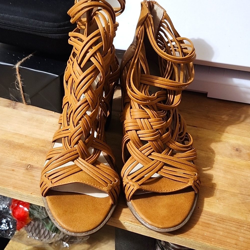Cute brown chunky heel